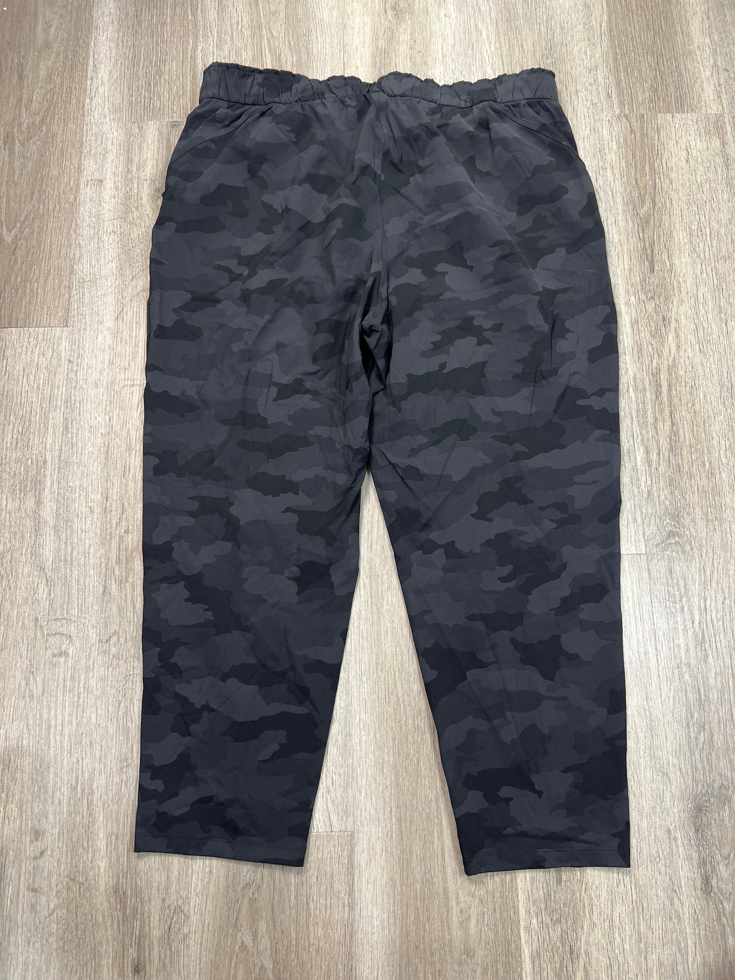 Athletic Pants By Lululemon In Camouflage Print, Size: Xxl