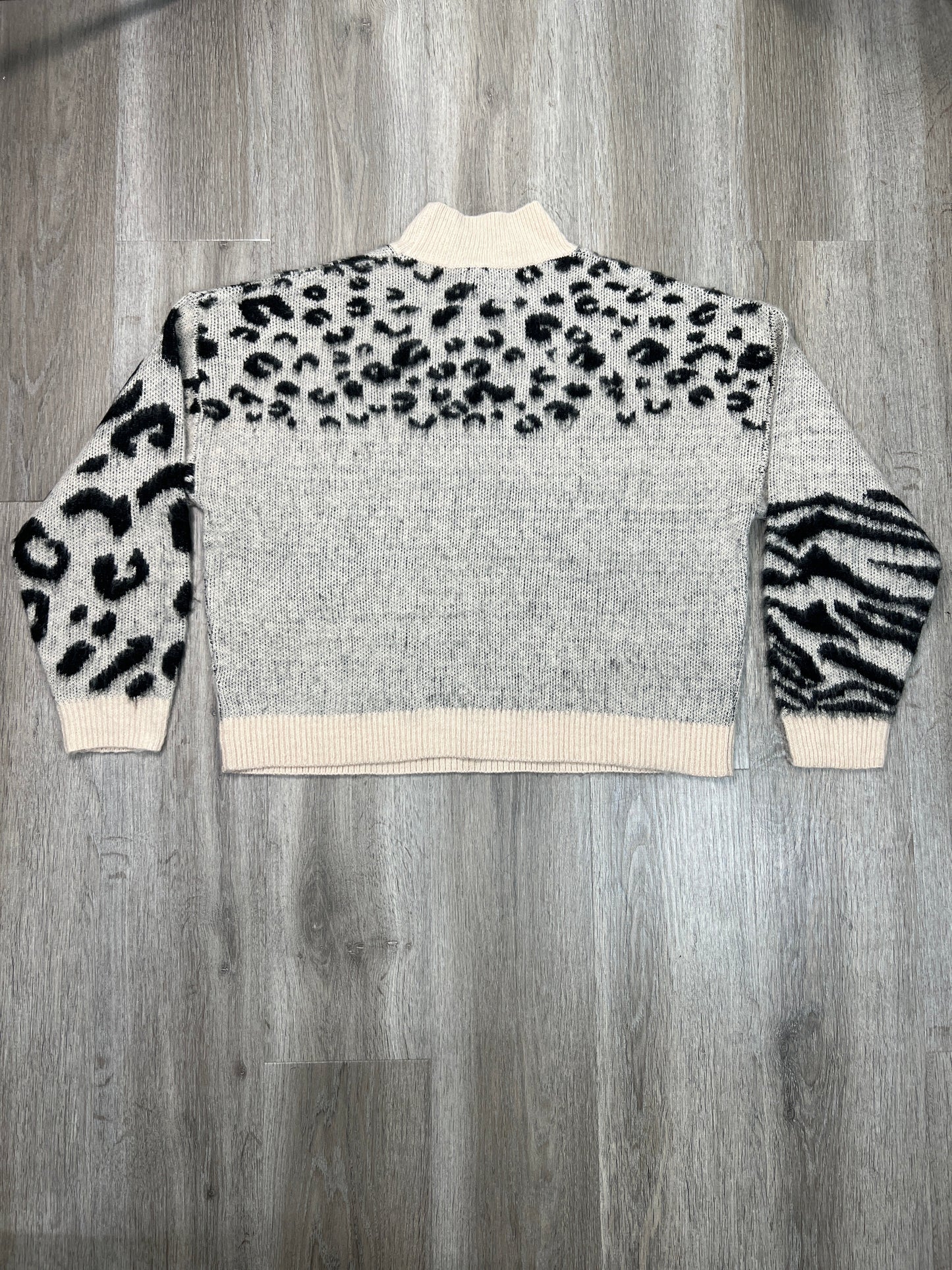 Sweater By Gilli In Animal Print, Size: L