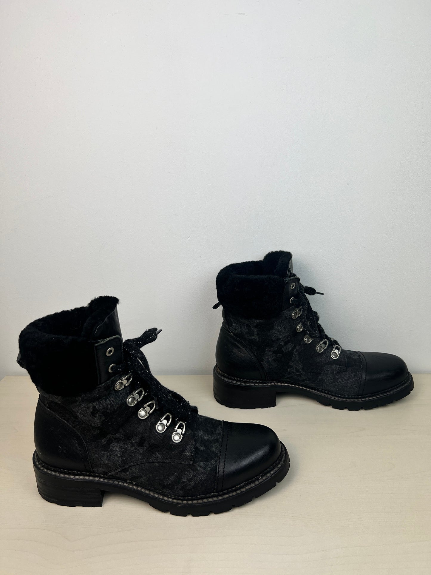 Boots Snow By Frye In Black, Size: 8.5