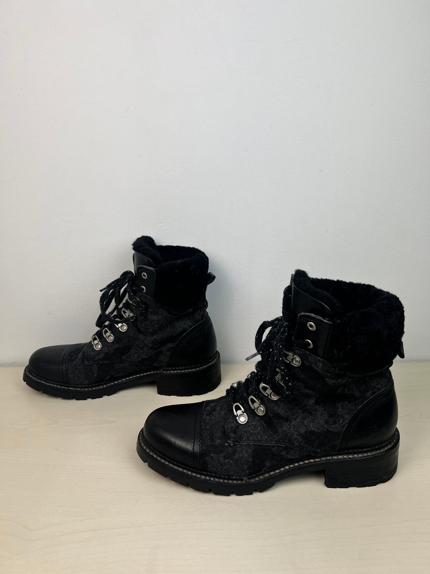 Boots Snow By Frye In Black, Size: 8.5