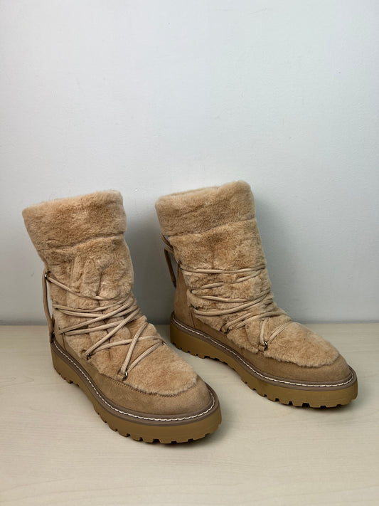 Boots Snow By Jennifer Lopez In Tan, Size: 6.5