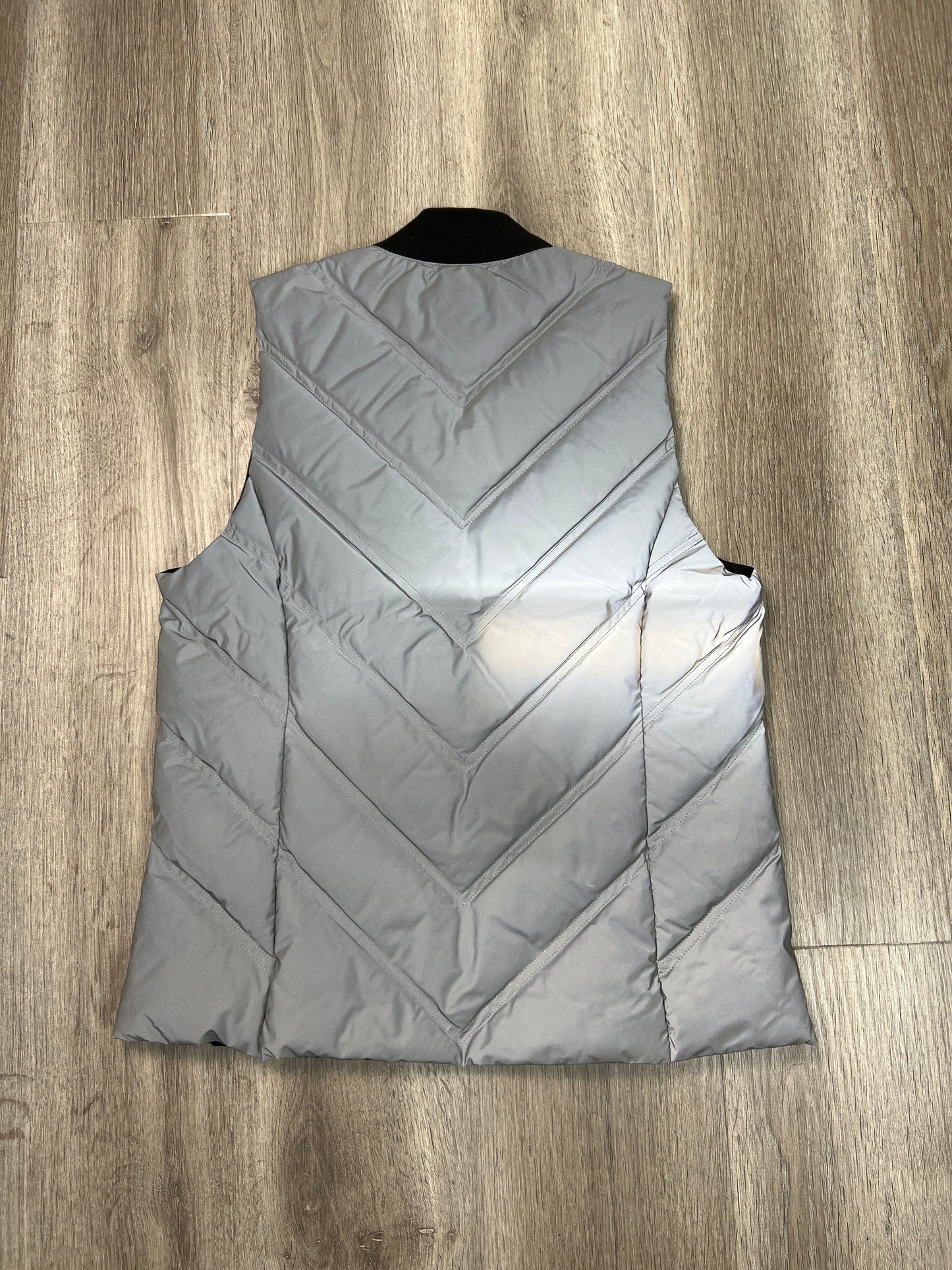 Vest Puffer & Quilted By Athleta In Silver, Size: M