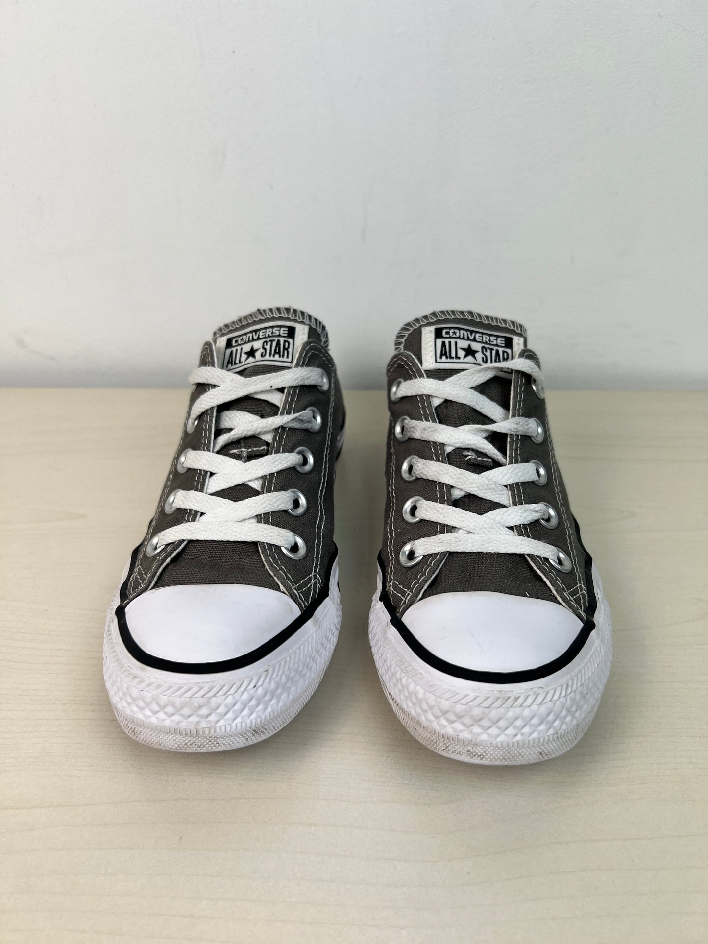 Shoes Sneakers By Converse In Grey, Size: 6