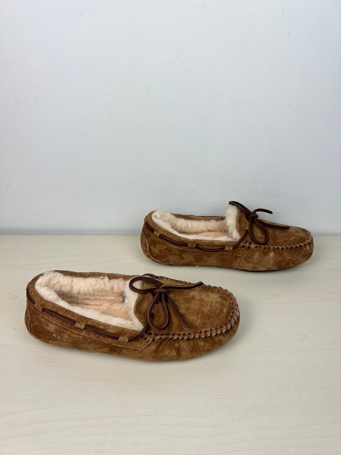 Shoes Flats By Ugg In Brown, Size: 5