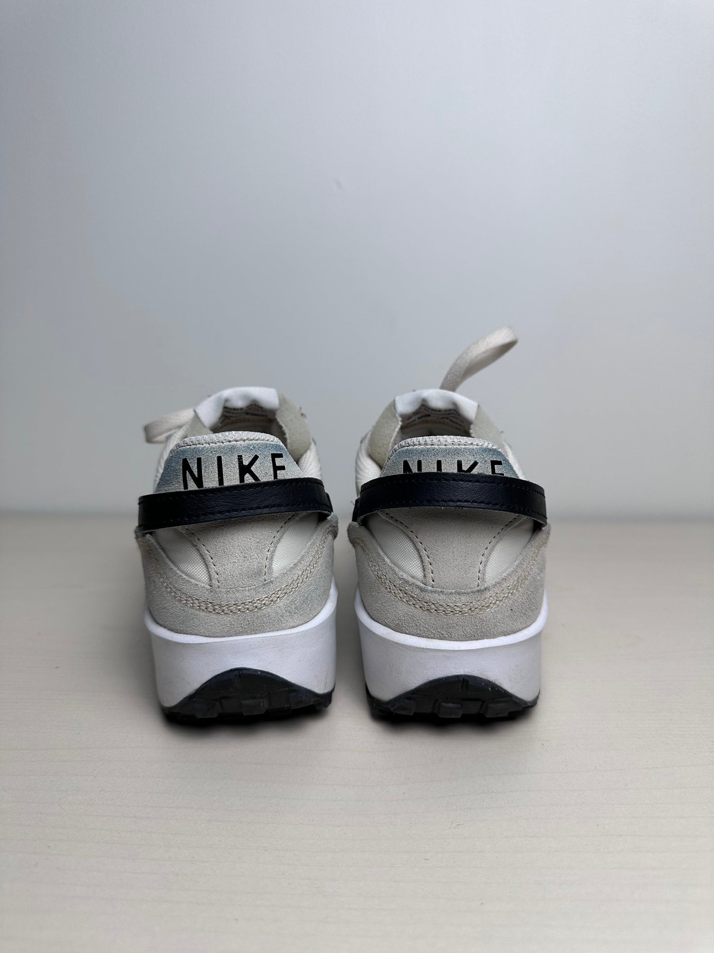 Shoes Sneakers By Nike In White, Size: 8