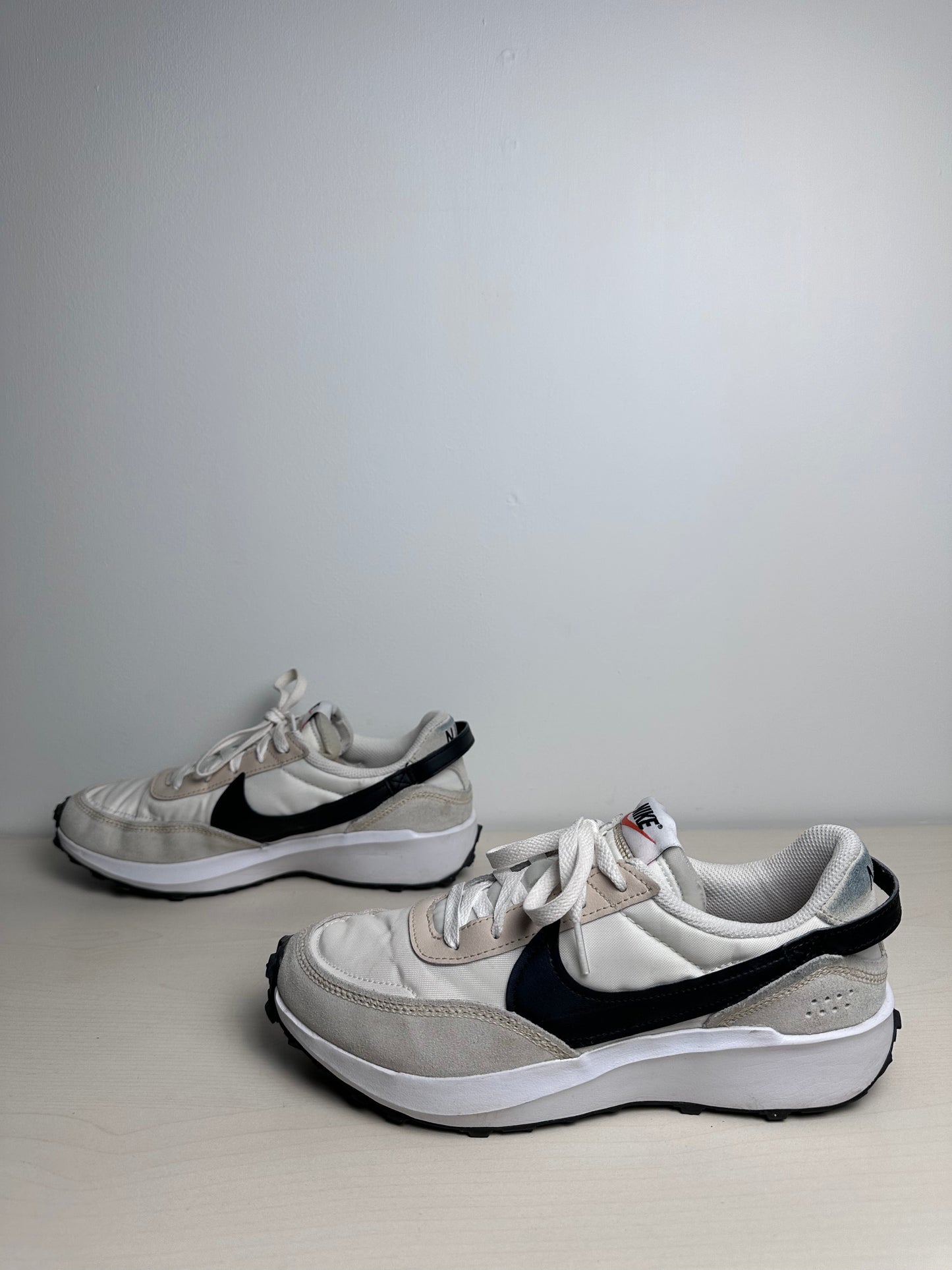 Shoes Sneakers By Nike In White, Size: 8