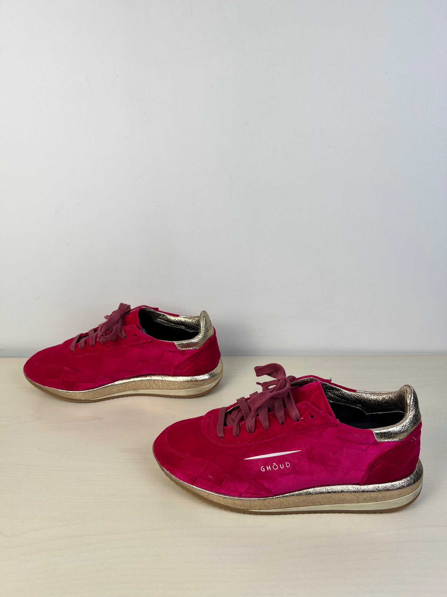 Shoes Sneakers By GHOUD In Pink, Size: 6