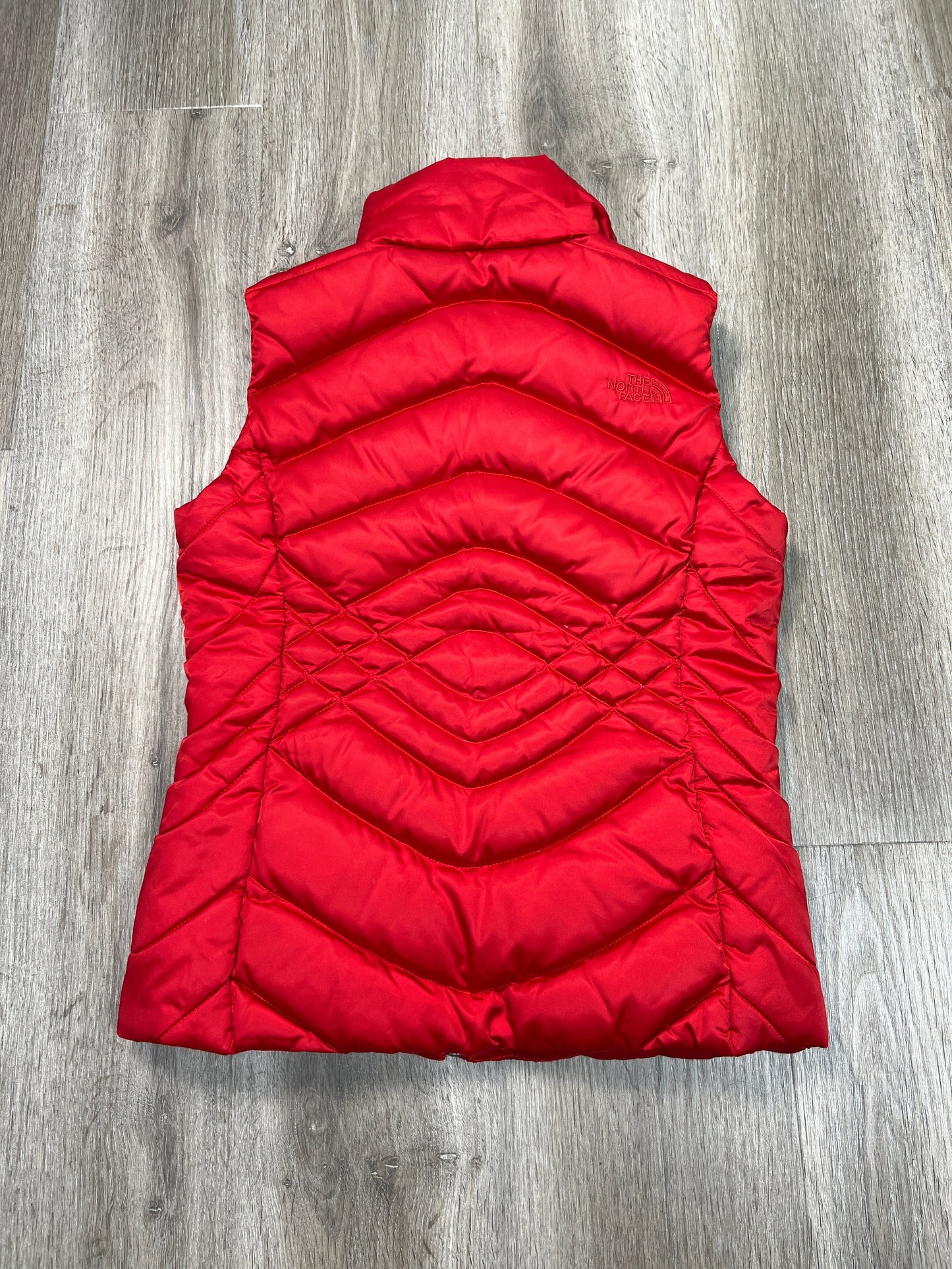 Vest Puffer & Quilted By The North Face In Red, Size: Xs