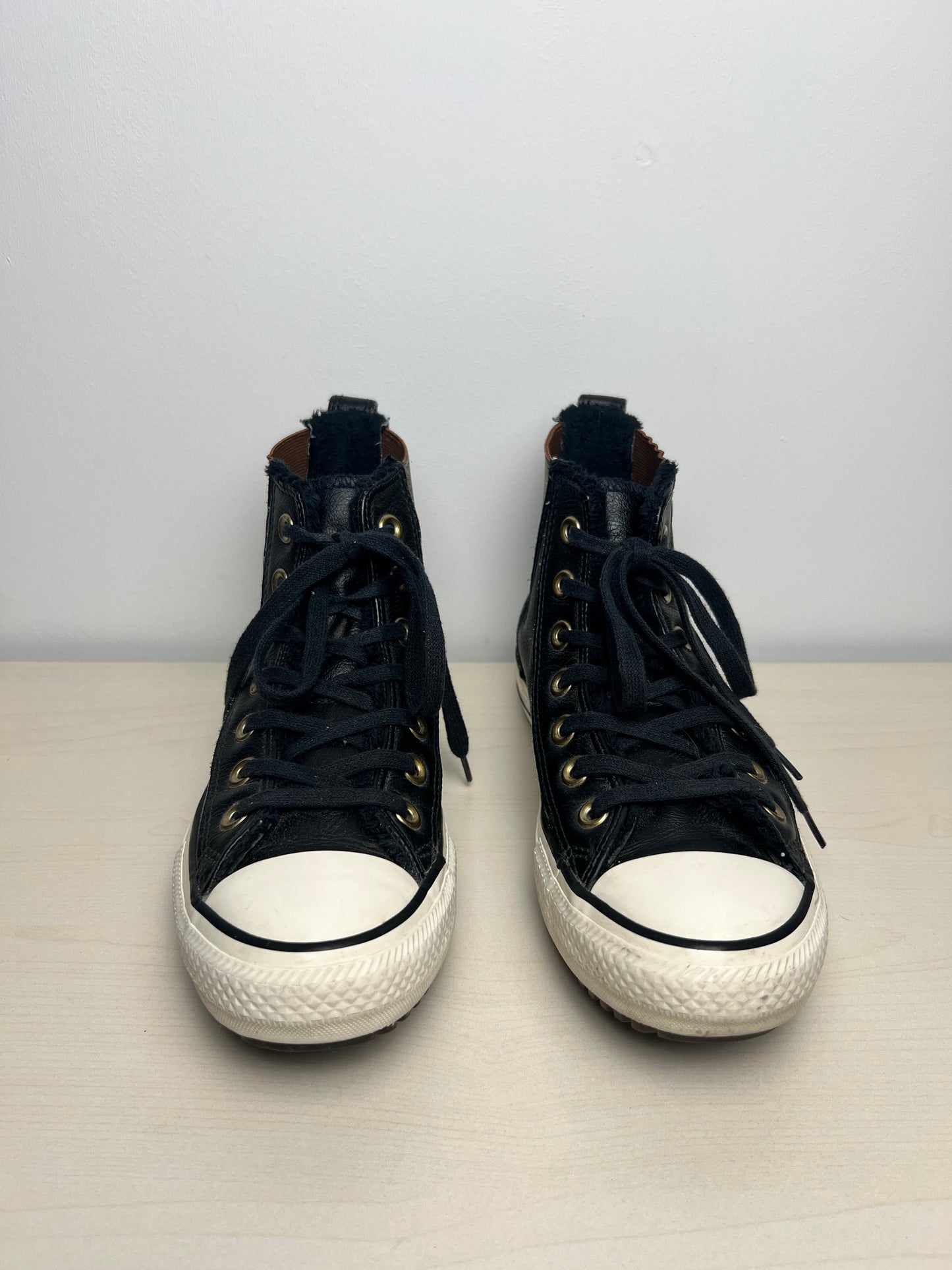 Shoes Sneakers By Converse In Black & Gold, Size: 6