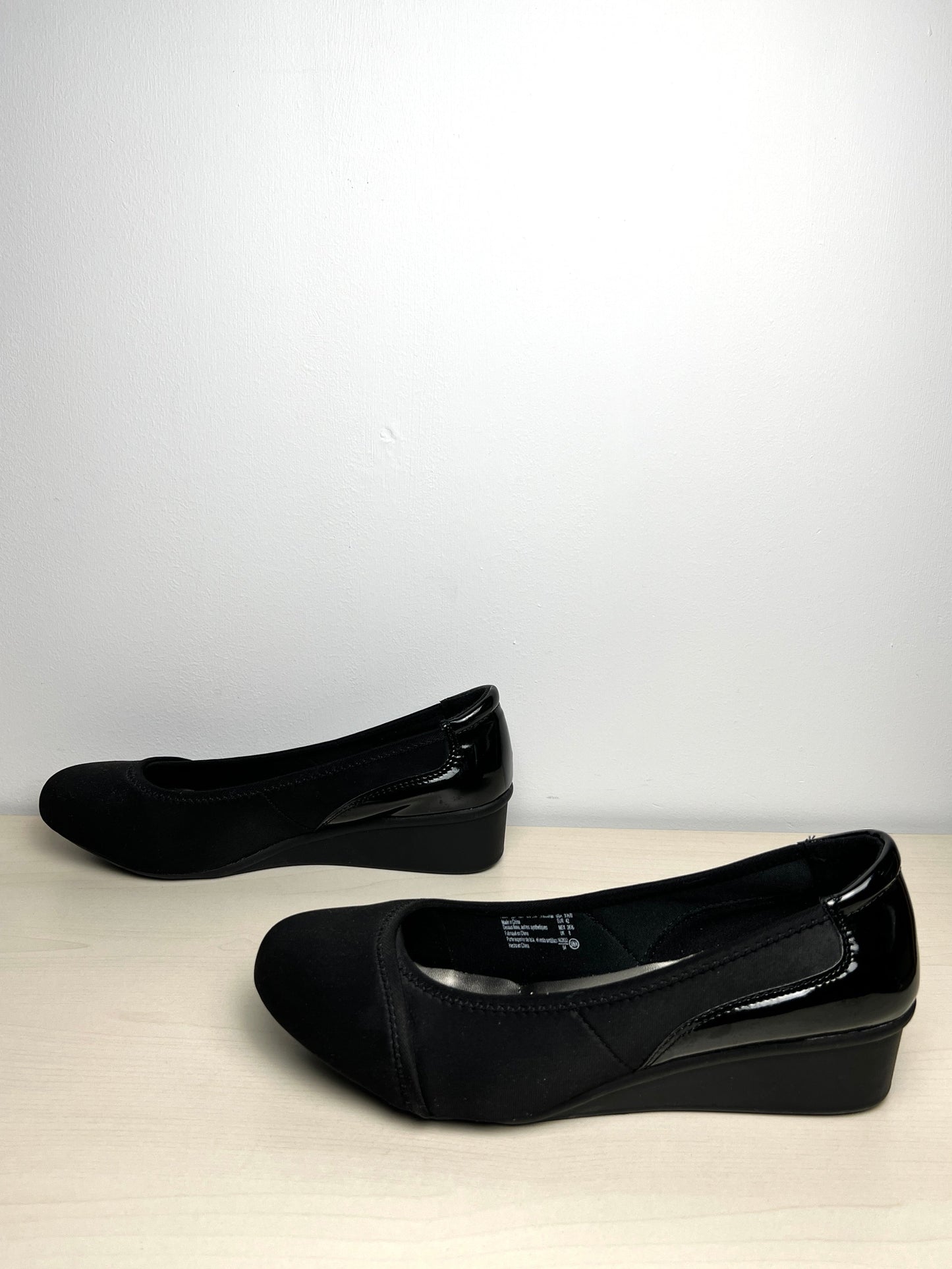 Shoes Flats By Dexflex In Black, Size: 9.5