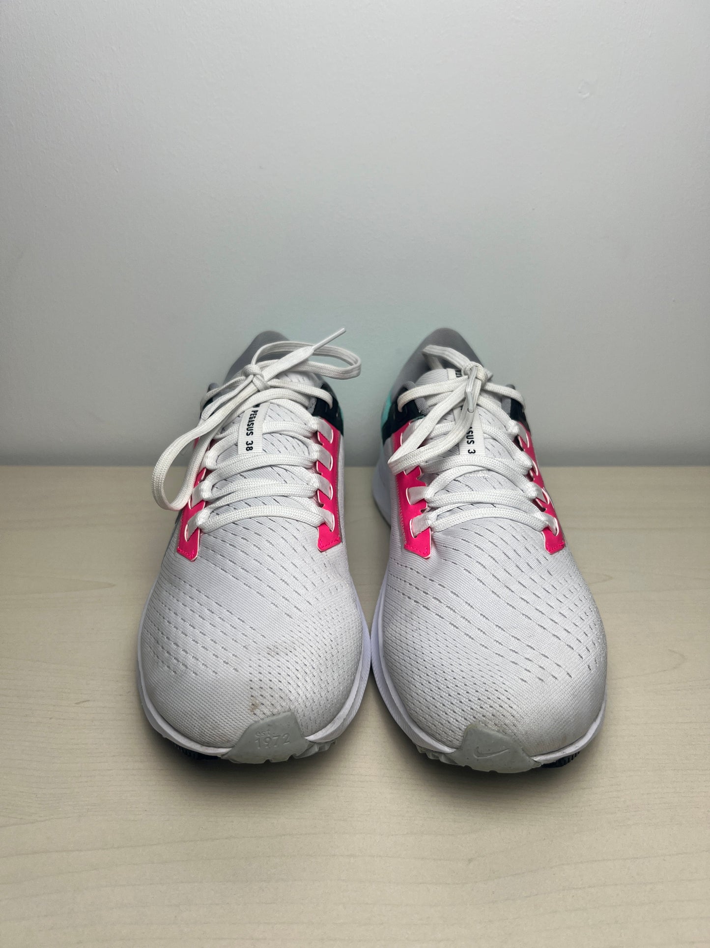 Shoes Athletic By Nike In White, Size: 8