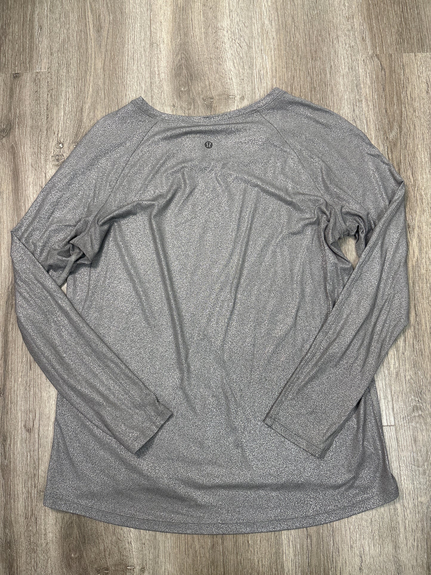 Athletic Top Long Sleeve Crewneck By Lululemon In Grey, Size: M