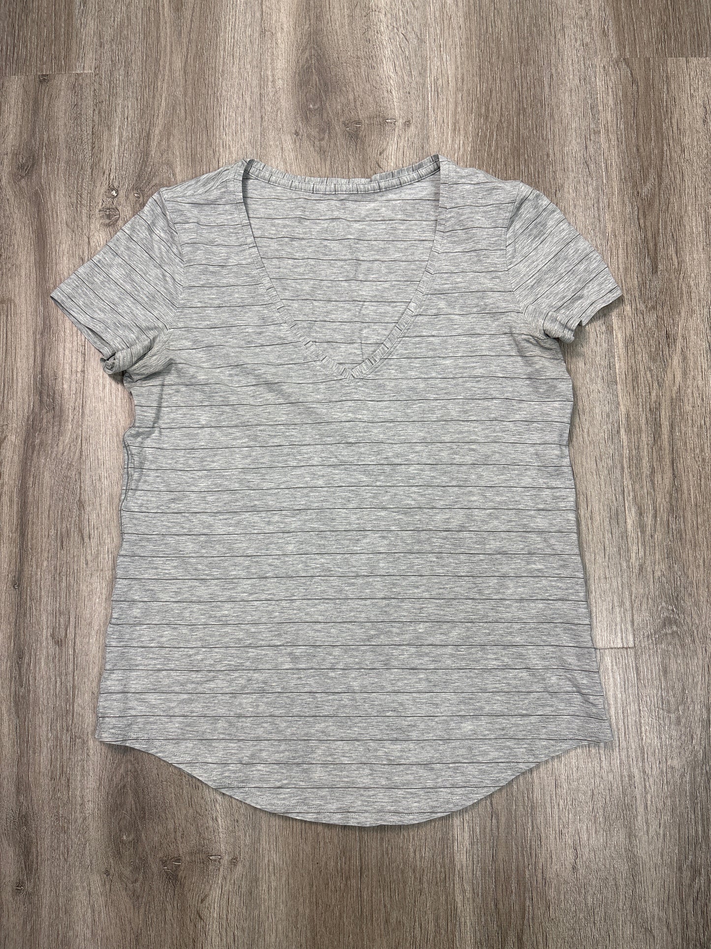 Top Short Sleeve By Lululemon In Grey, Size: M