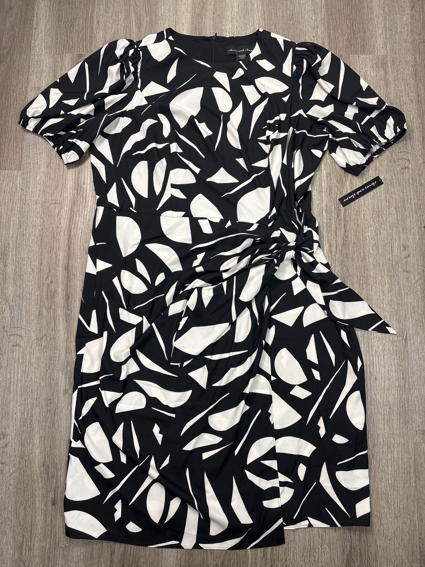 Dress Casual Short By Cloveland Sloane In Black & White, Size: 2x