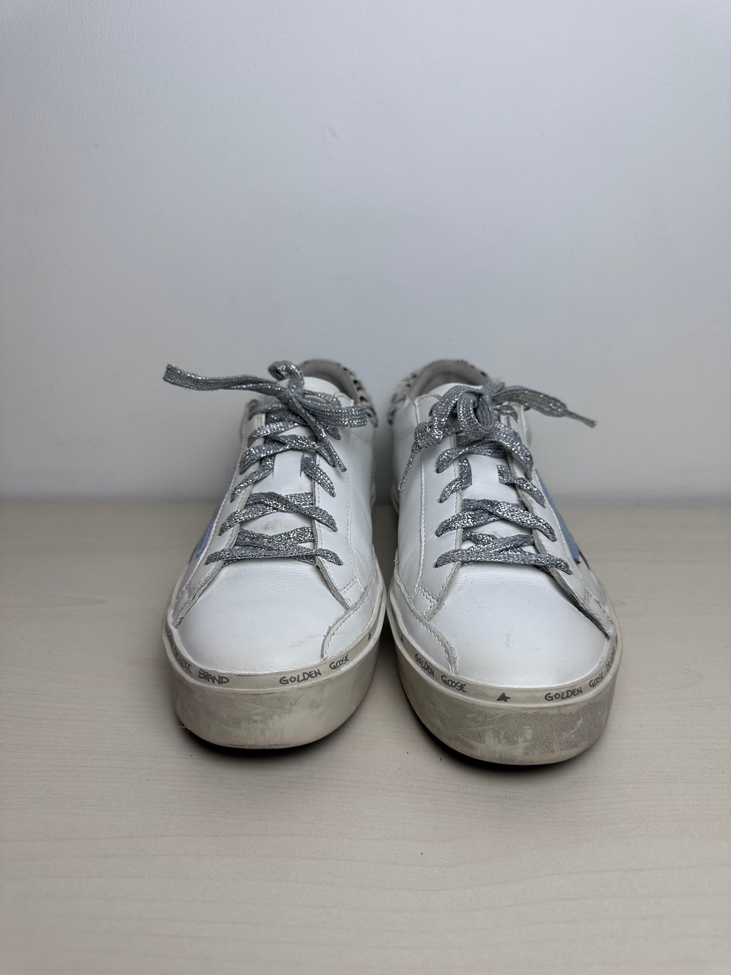 Shoes Sneakers By Golden Goose In White, Size: 8.5