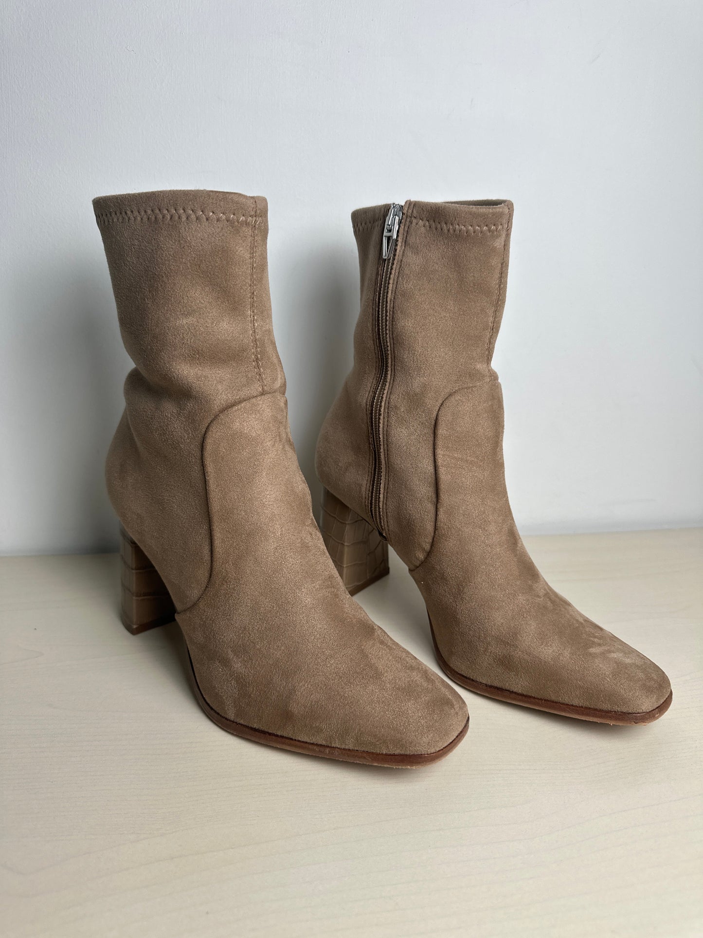 Boots Ankle Heels By Dolce Vita In Tan, Size: 10