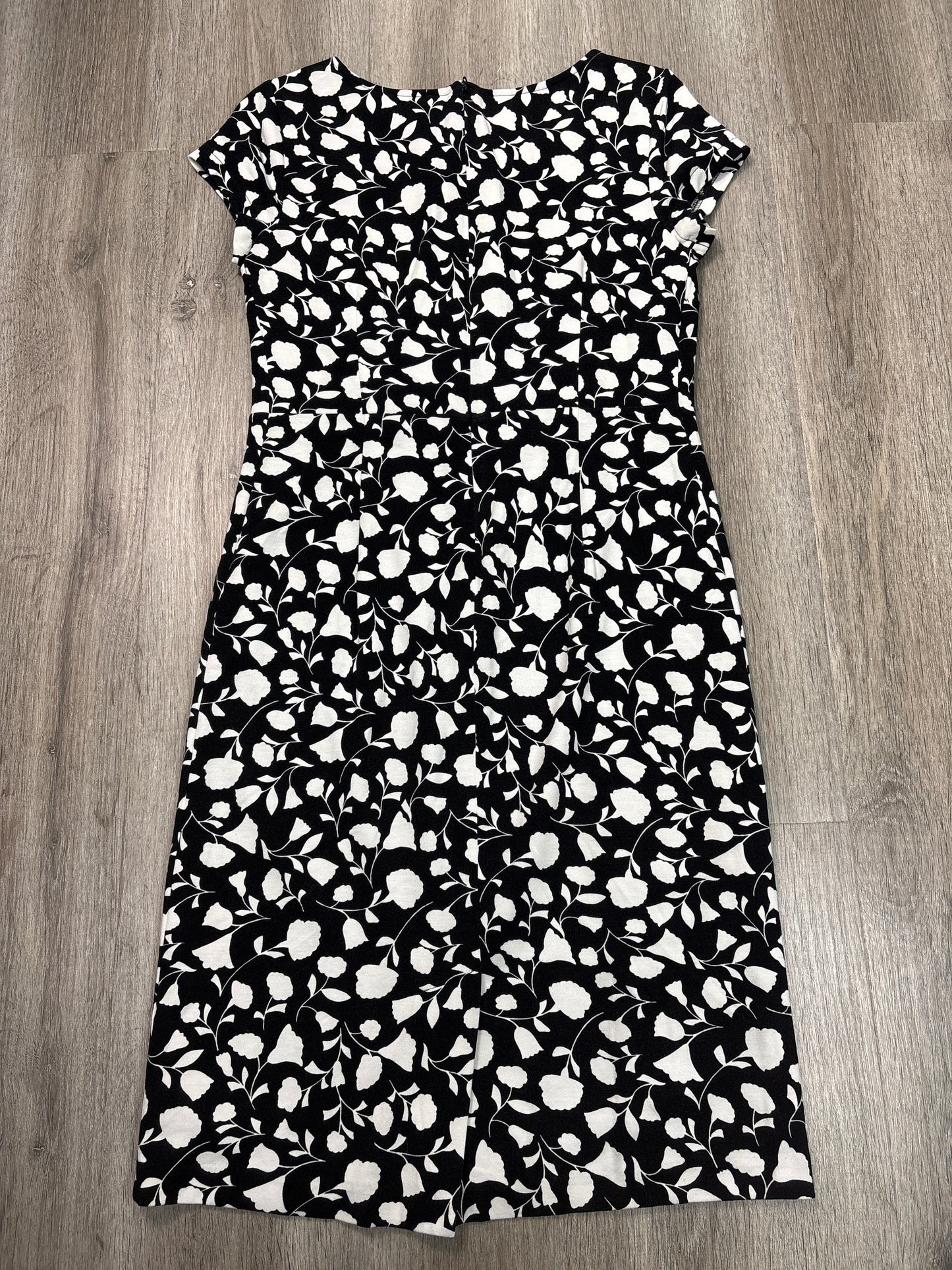 Dress Casual Short By Ann Taylor In Black & White, Size: Xsp