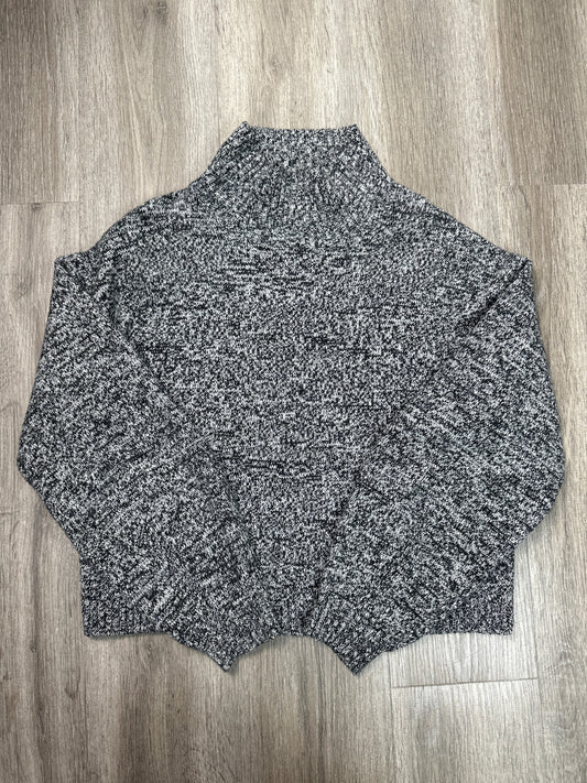 Sweater By Treasure And Bond In Grey, Size: M