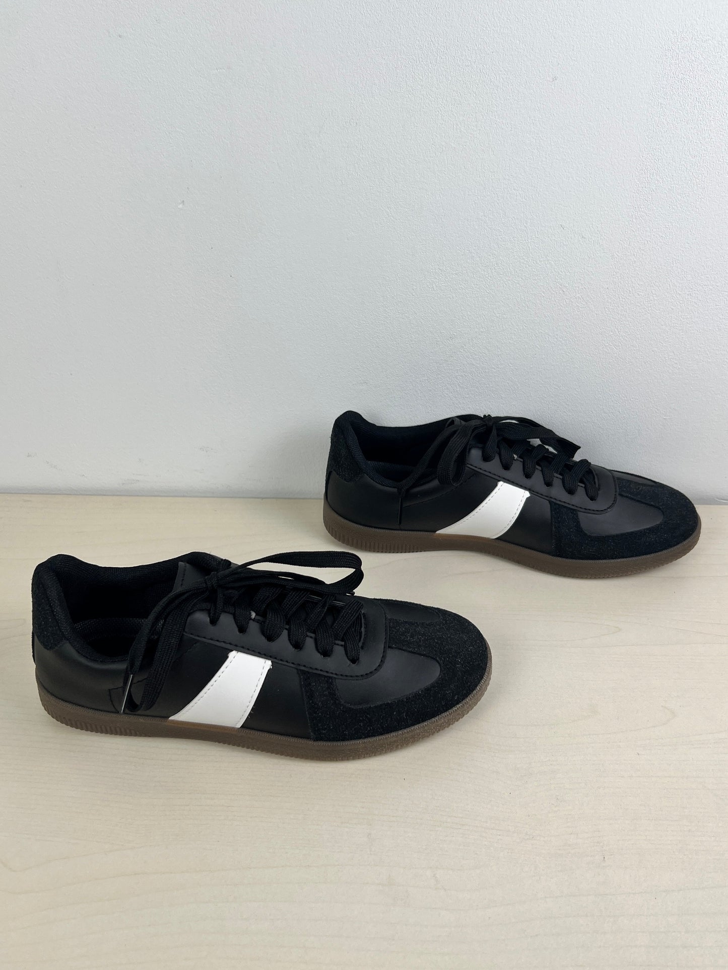 Black Shoes Athletic Madden Girl, Size 7.5