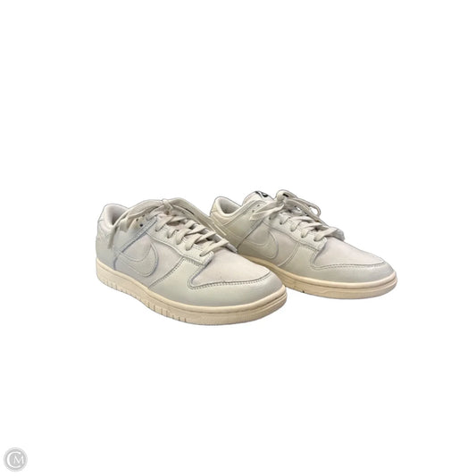 Shoes Sneakers By Nike In White, Size: 10