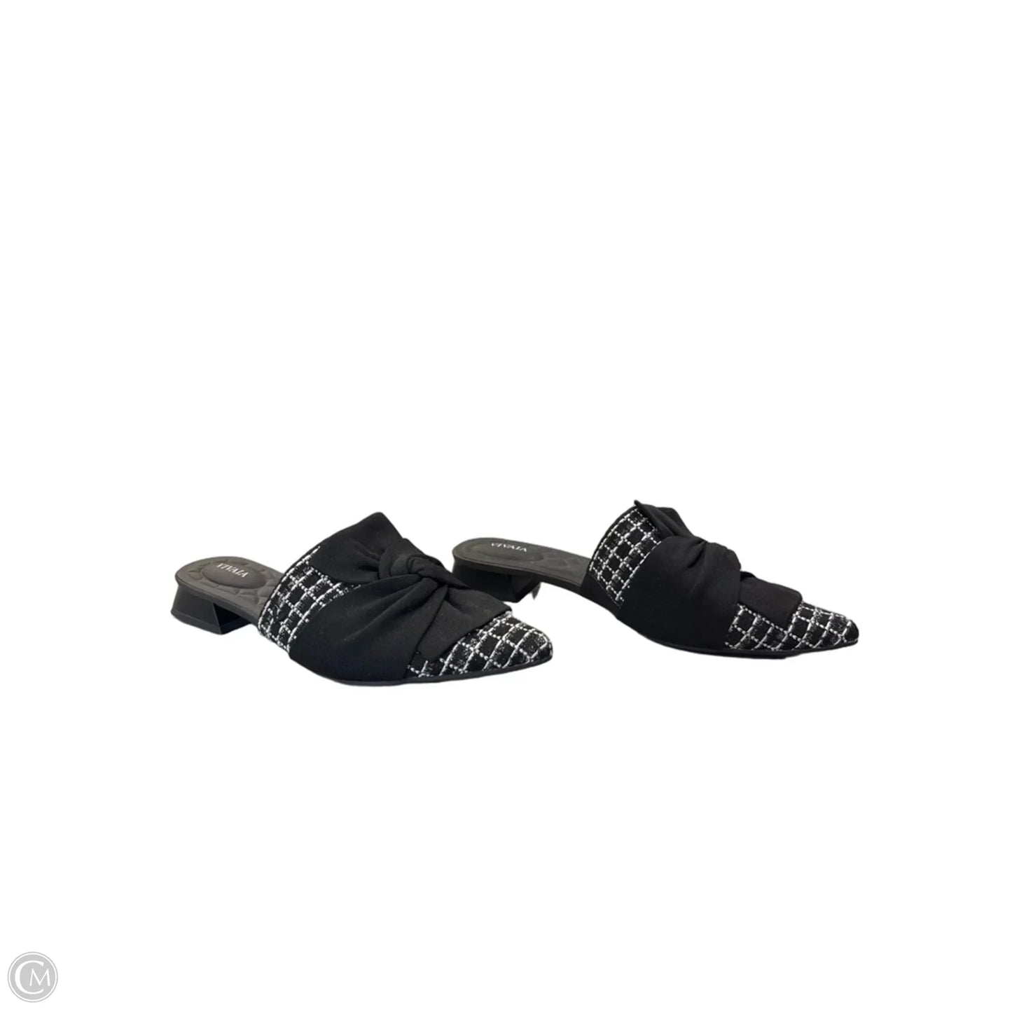 Shoes Flats By Vivaia In Black, Size: 10
