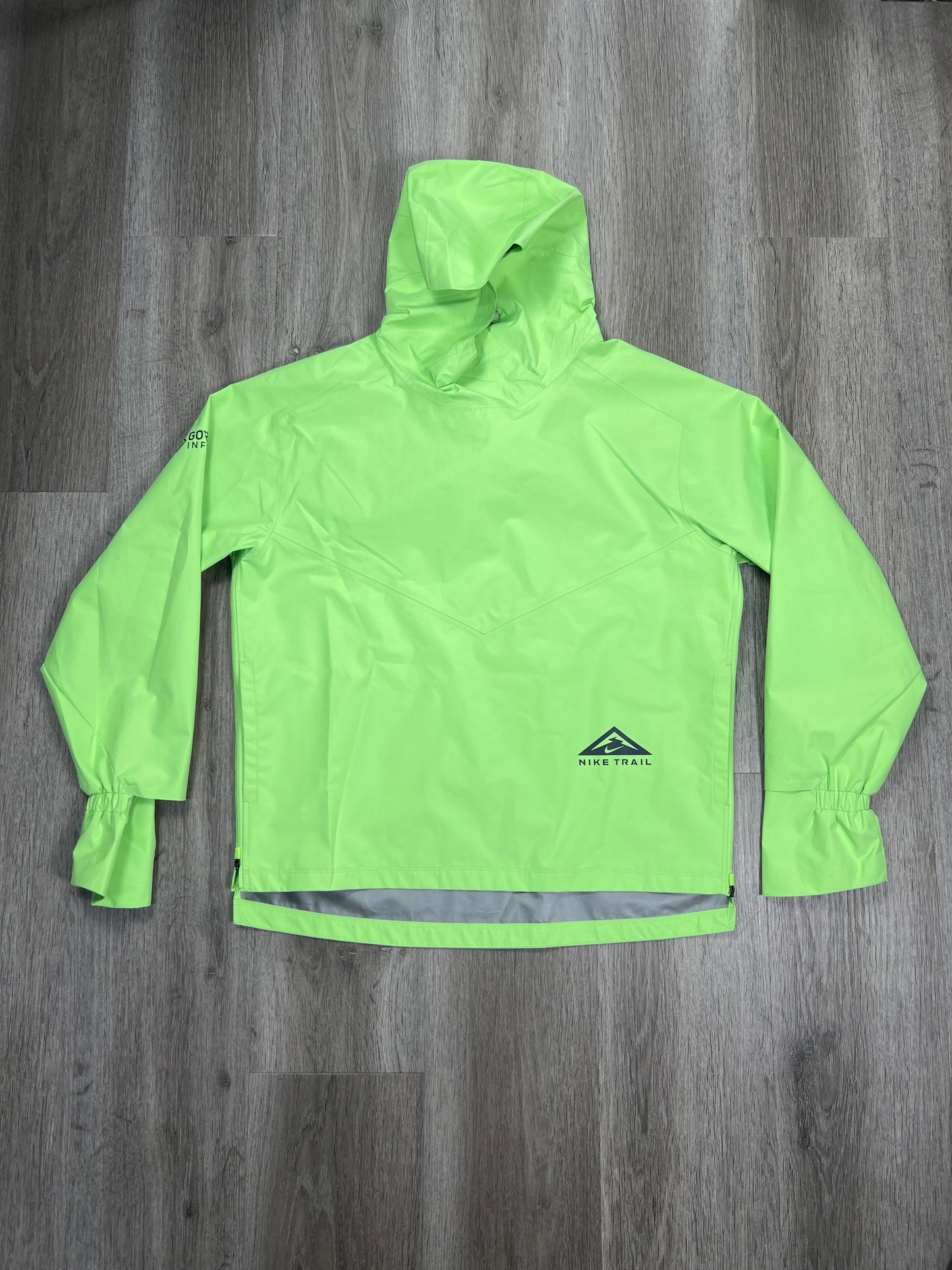 Green Jacket Windbreaker Nike Apparel, Size S