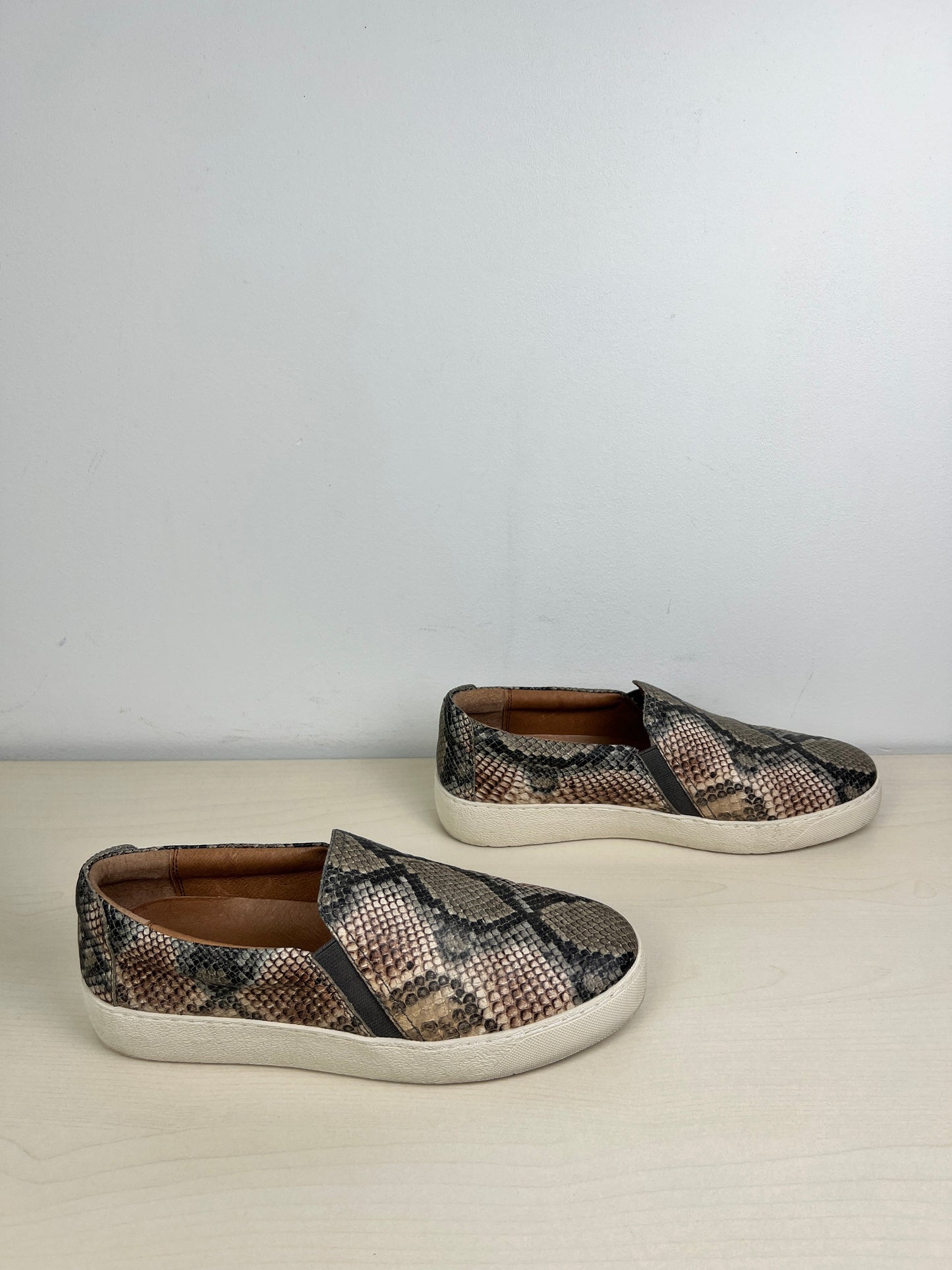 Shoes Flats By Frye In Snakeskin Print, Size: 8.5