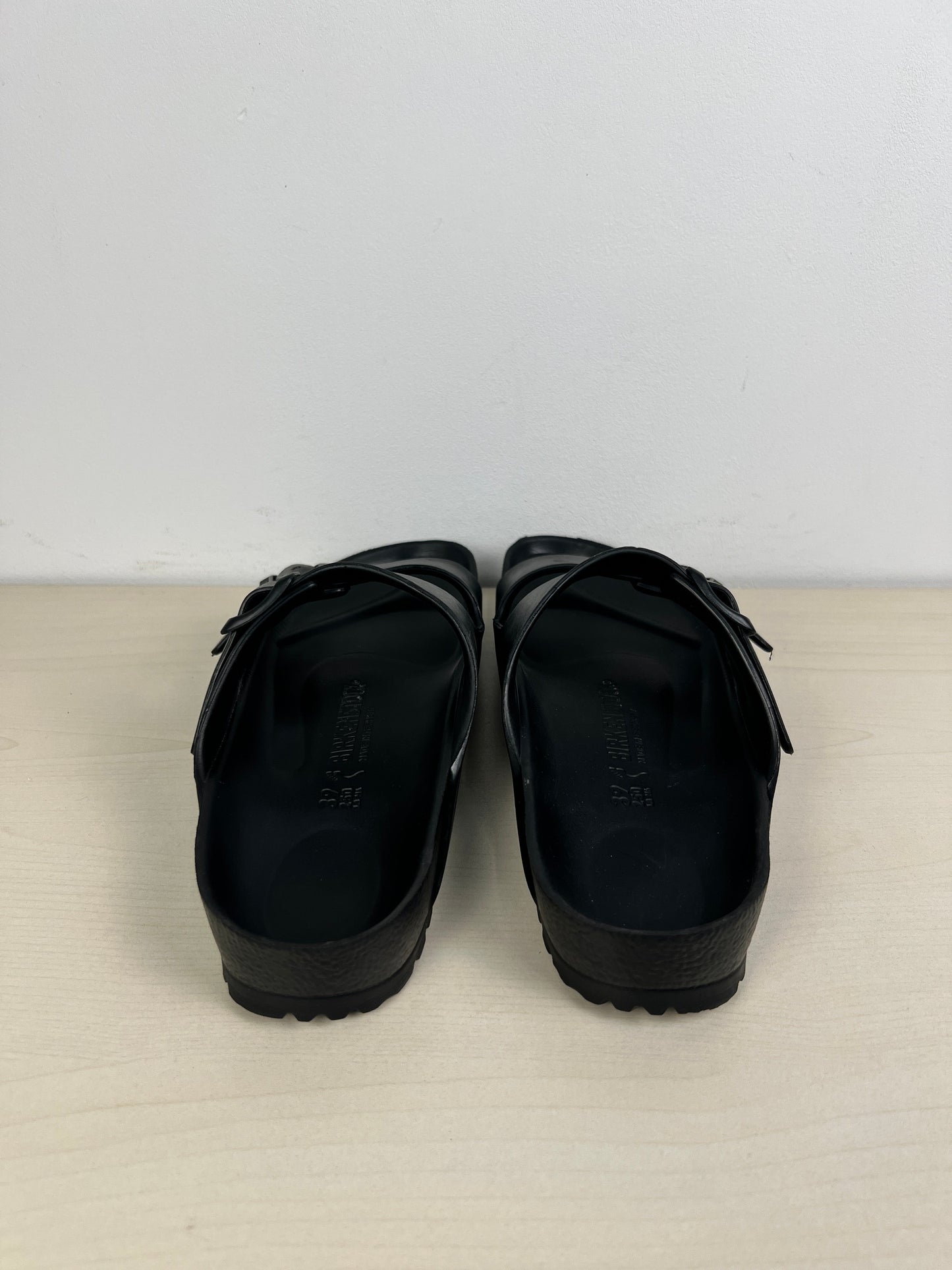 Black Sandals Flats Birkenstock, Size 8.5