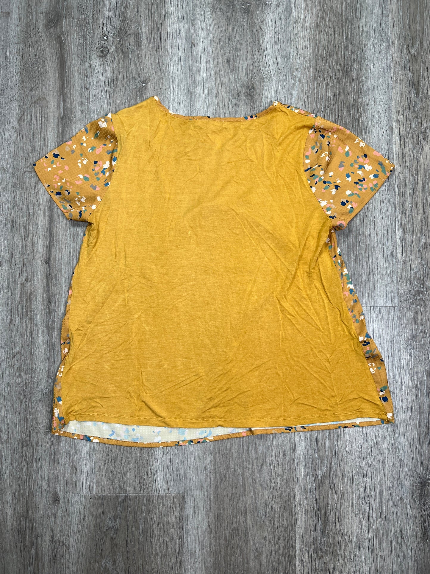 Yellow Top Short Sleeve Skies Are Blue, Size S