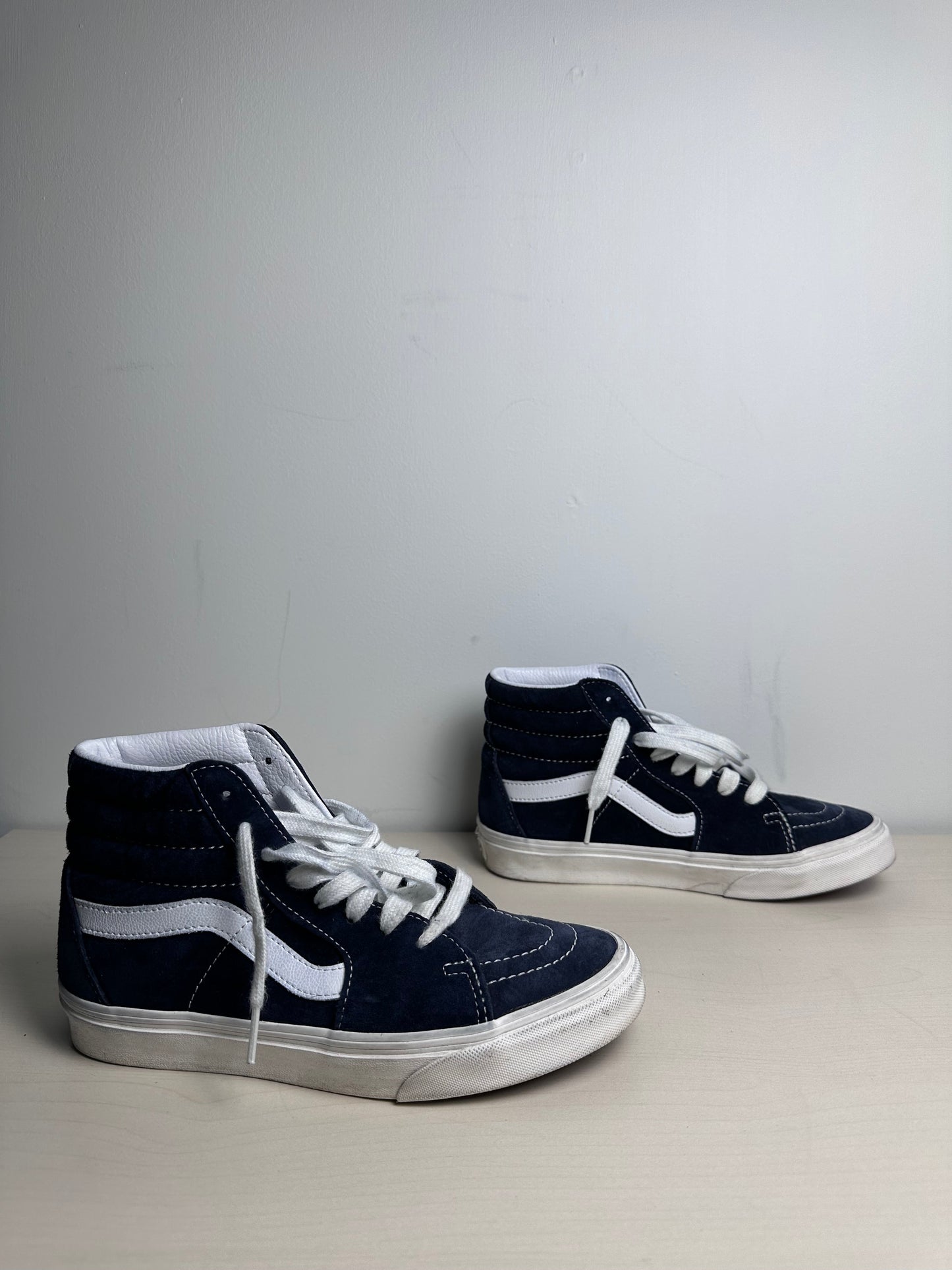 Shoes Sneakers By Vans In Navy, Size: 7