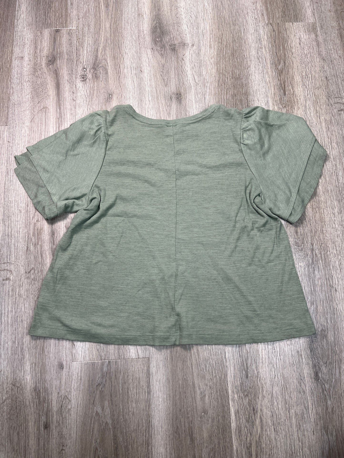 Top Short Sleeve By Terra & Sky In Green, Size: 1x