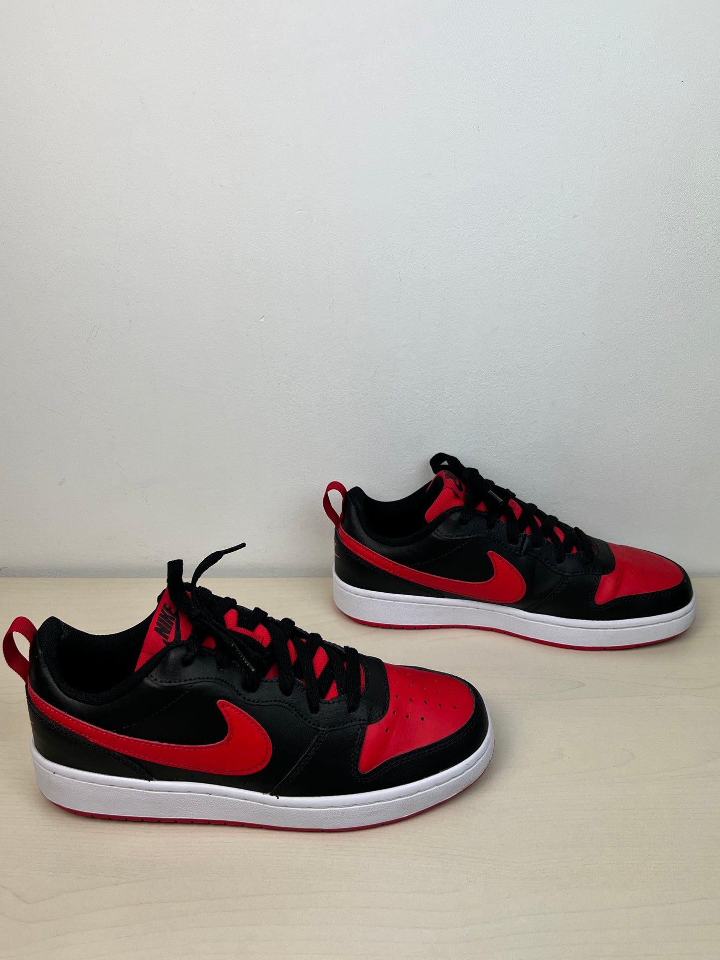 Shoes Sneakers By Nike In Red, Size: 8.5