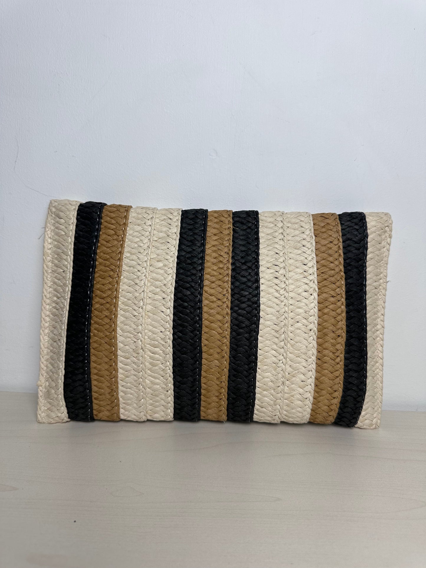 Clutch By SHIRALEAH, Size: Medium