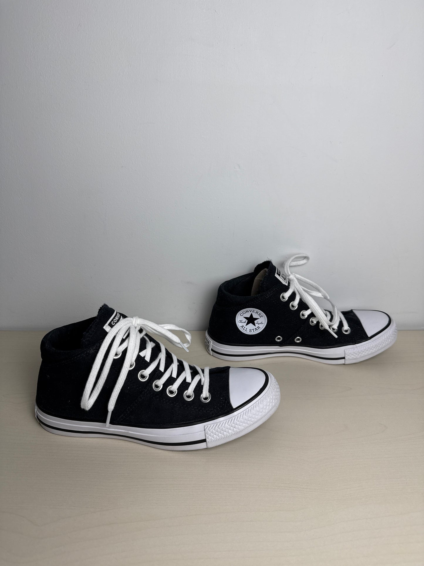 Shoes Sneakers By Converse In Black, Size: 7