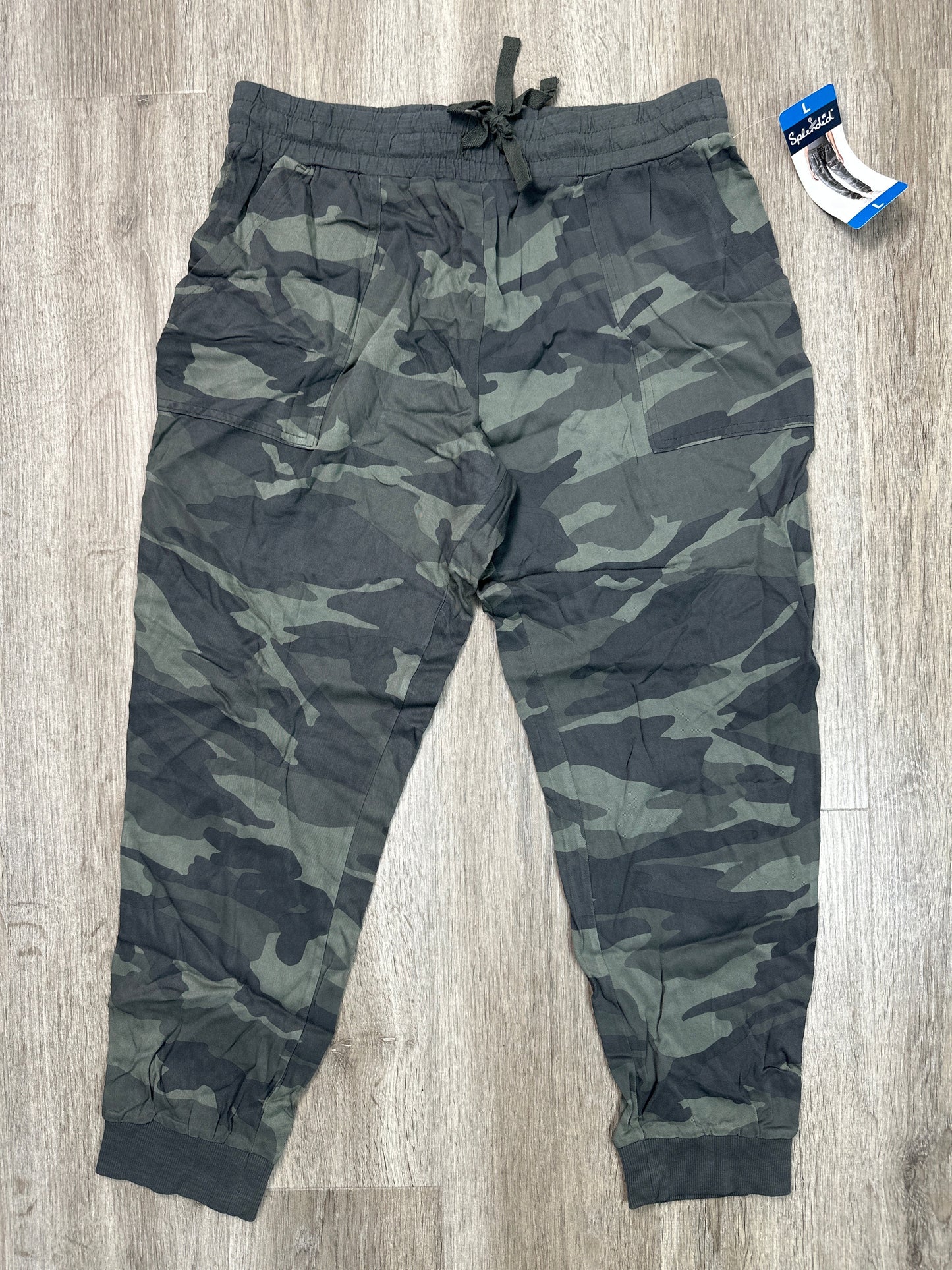 Pants Joggers By Splendid In Camouflage Print, Size: L