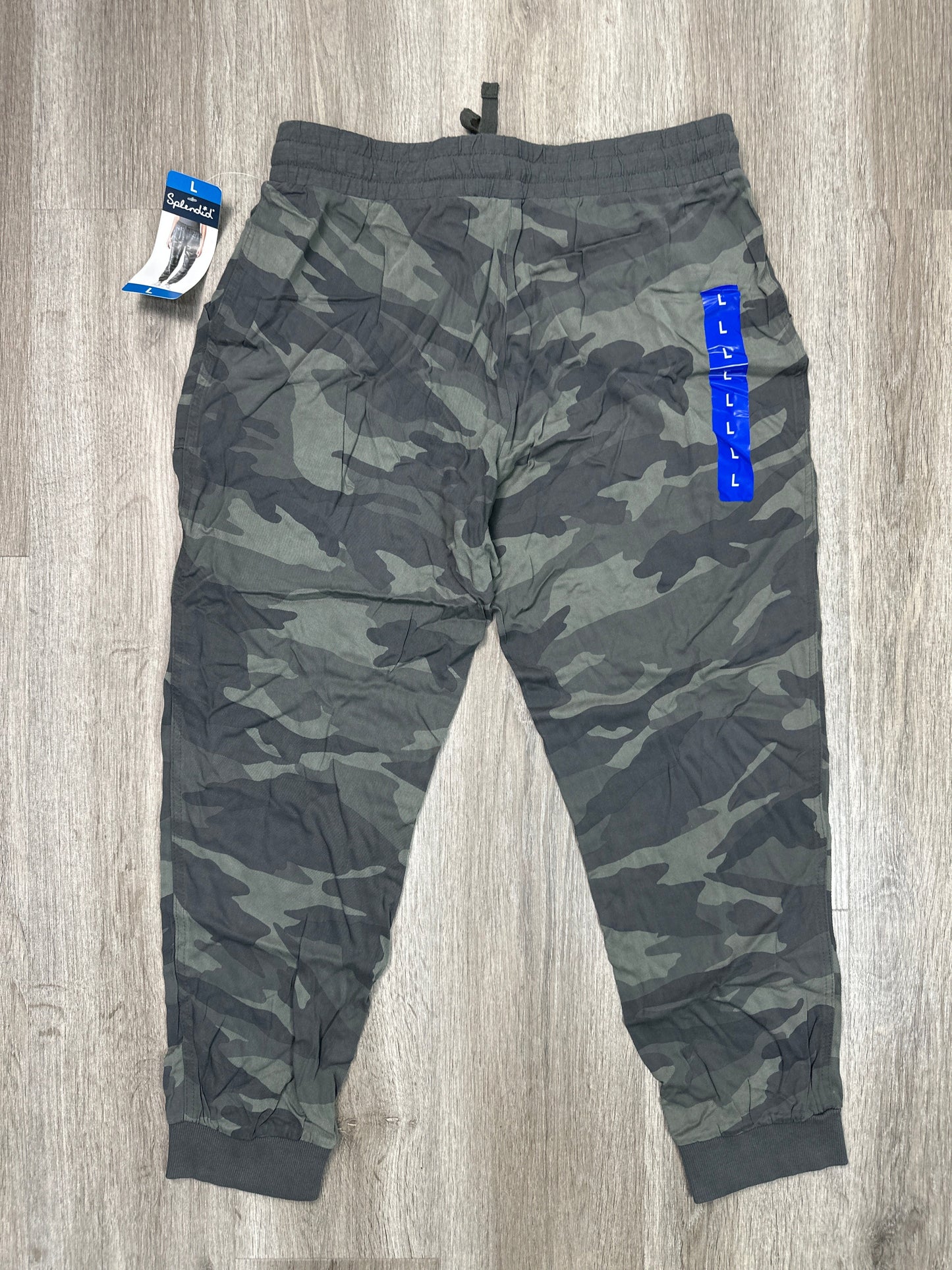 Pants Joggers By Splendid In Camouflage Print, Size: L