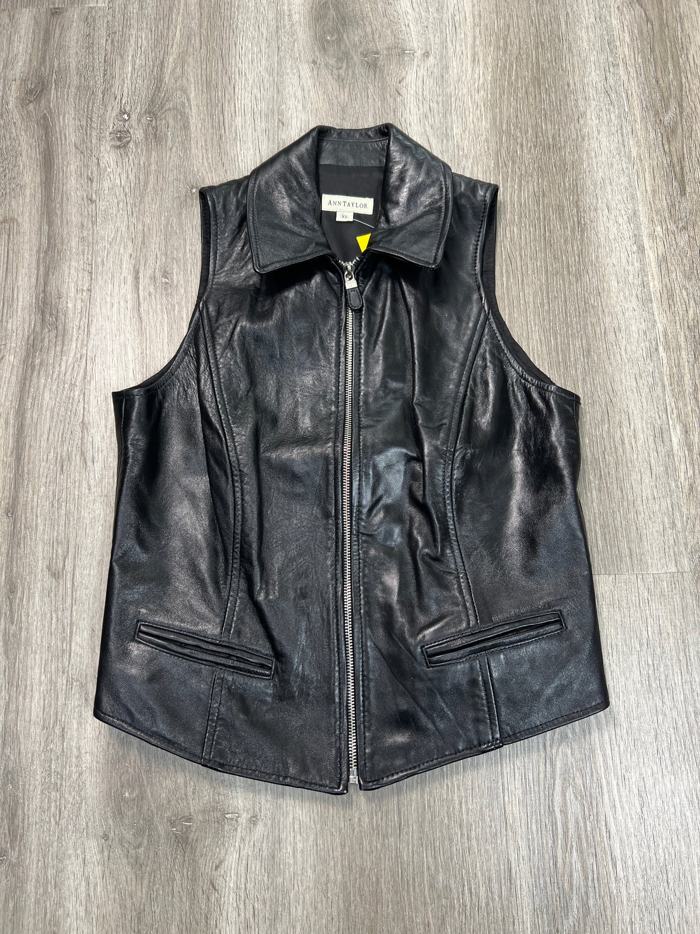 Vest Other By Ann Taylor In Black, Size: Xs