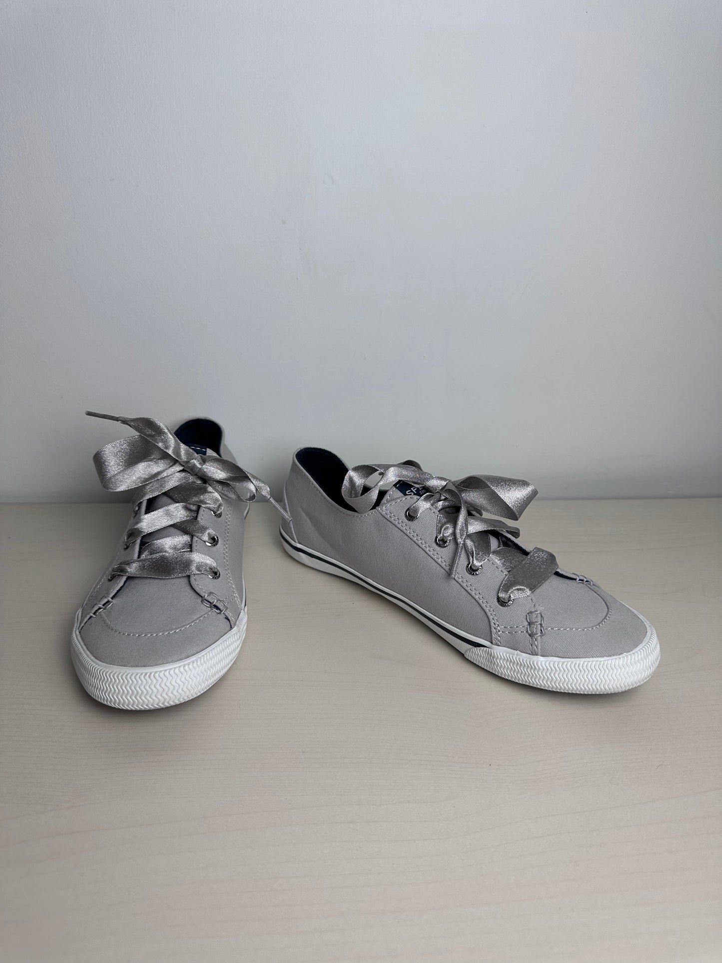 Shoes Sneakers By Sperry In Grey, Size: 8