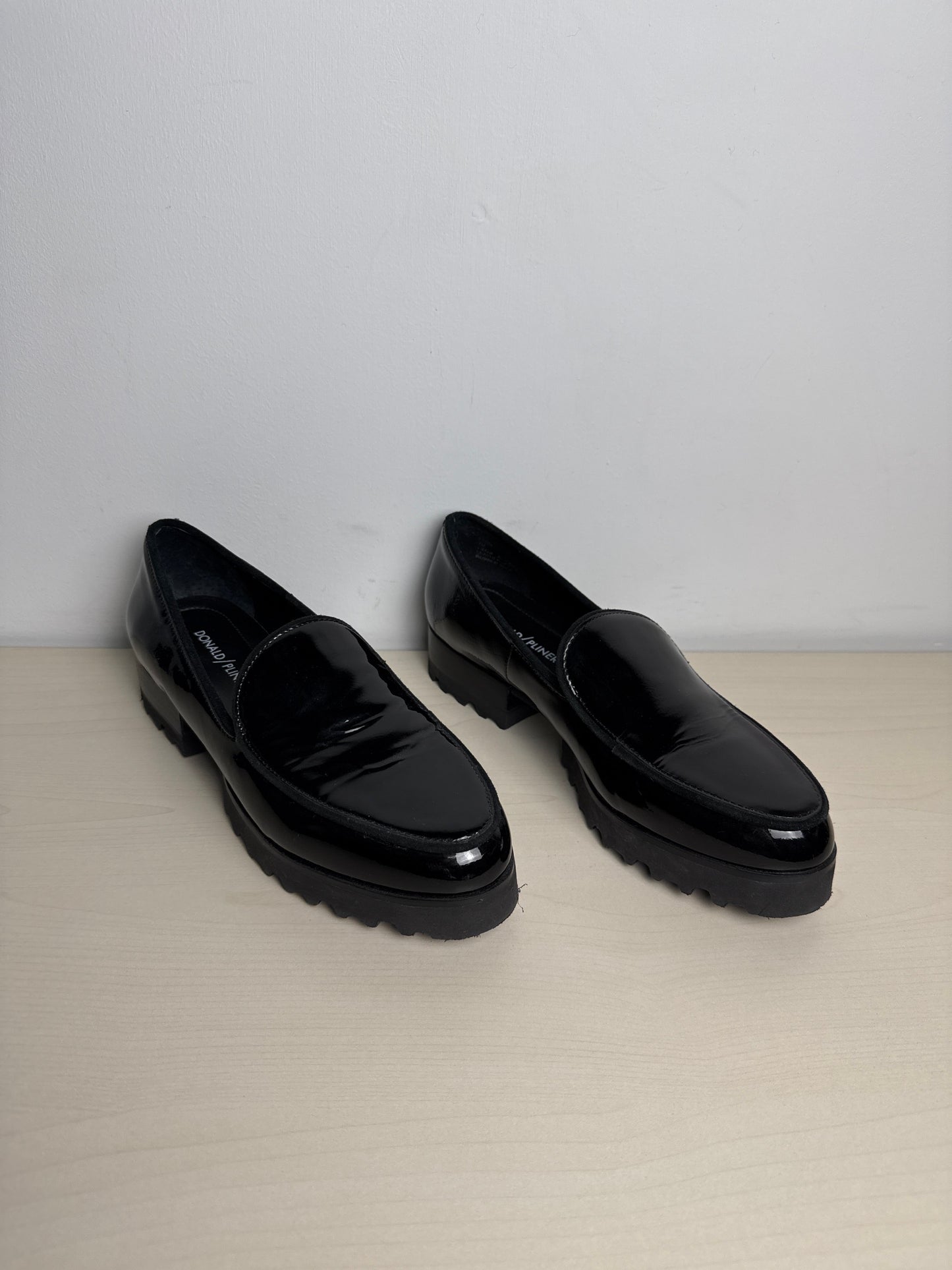 Shoes Flats By Donald Pliner In Black, Size: 7