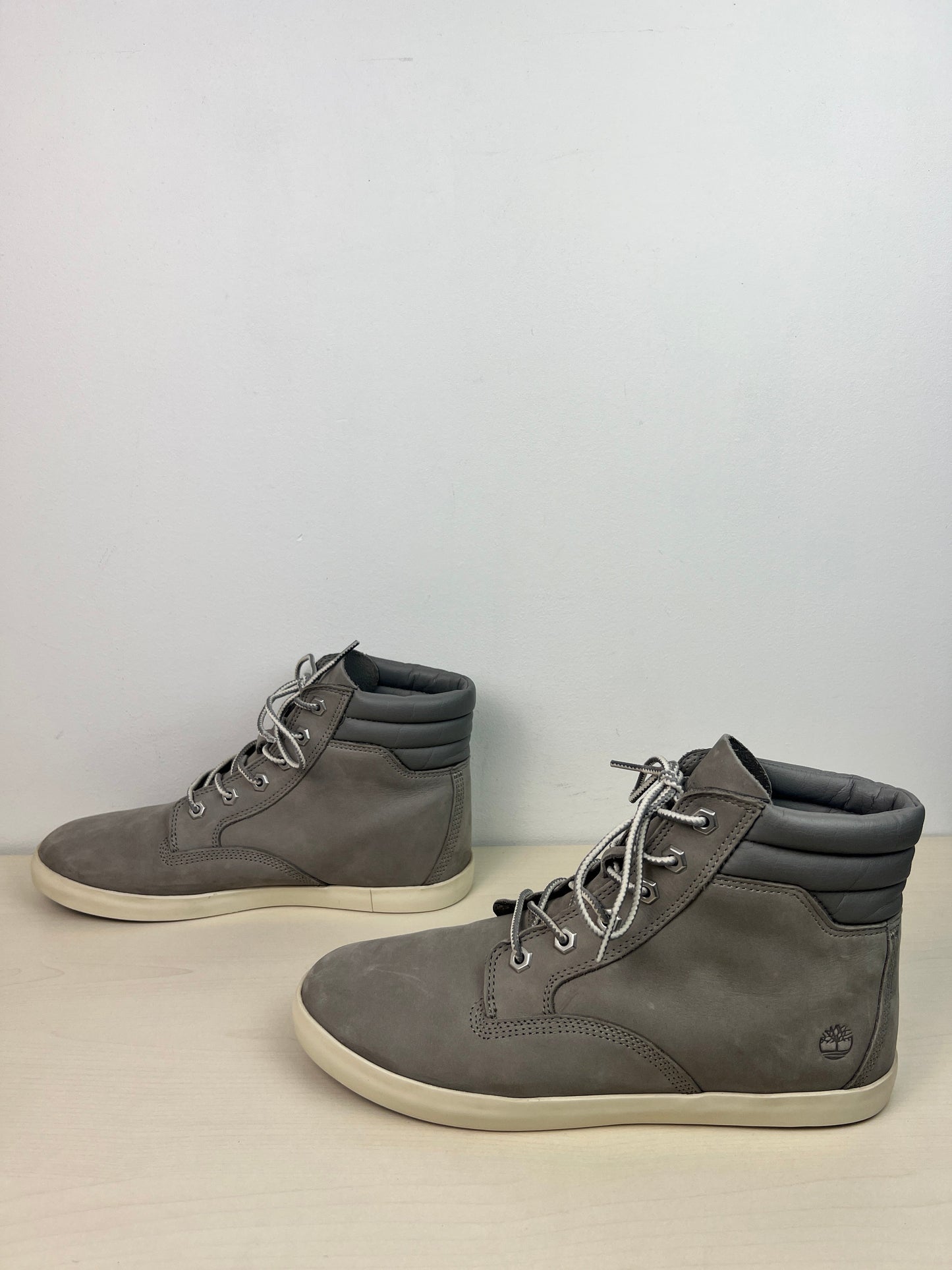 Shoes Sneakers By Timberland In Grey, Size: 10