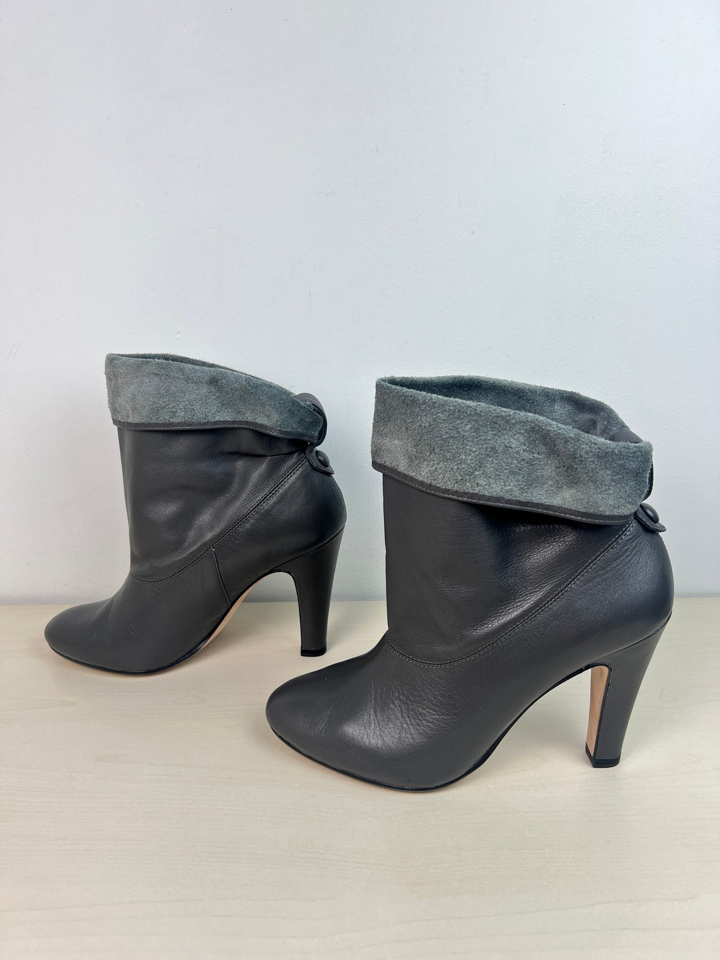 Boots Ankle Heels By Ann Taylor In Grey, Size: 7.5