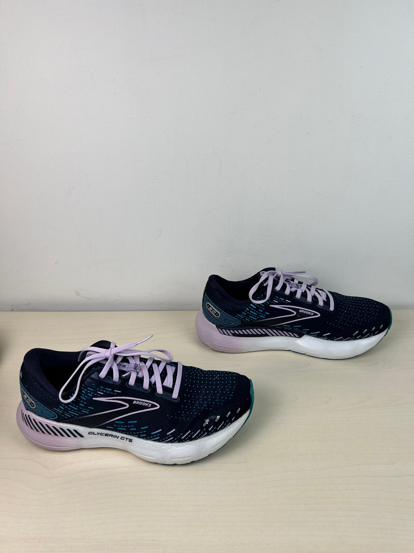 Shoes Athletic By Brooks In Blue, Size: 9