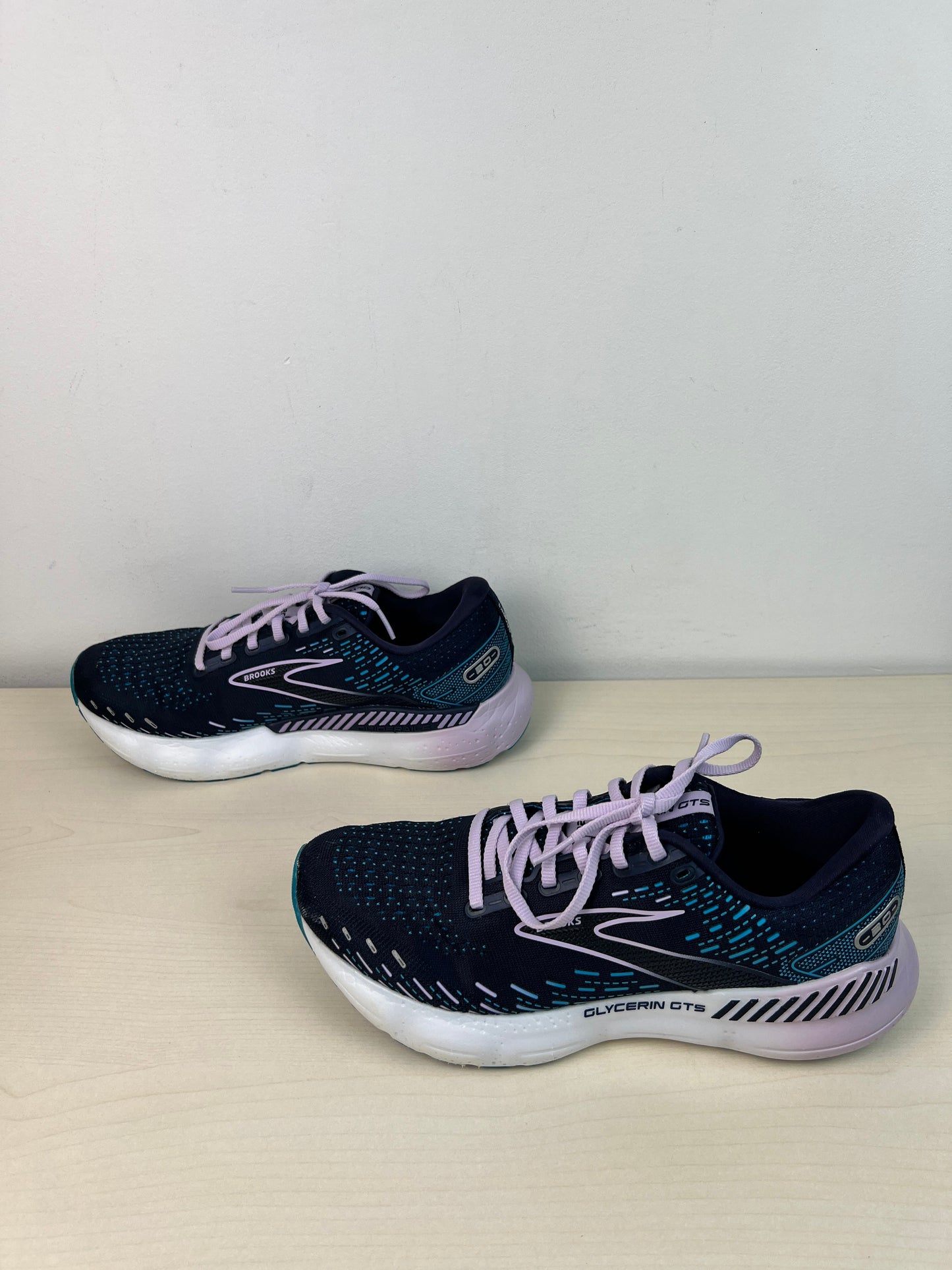 Shoes Athletic By Brooks In Blue, Size: 9