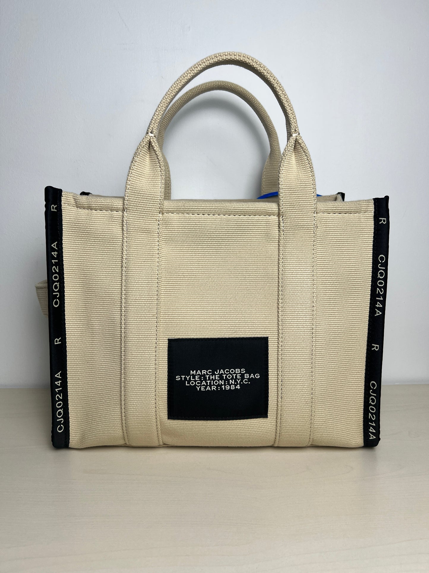 Tote Luxury Designer By Marc Jacobs, Size: Medium