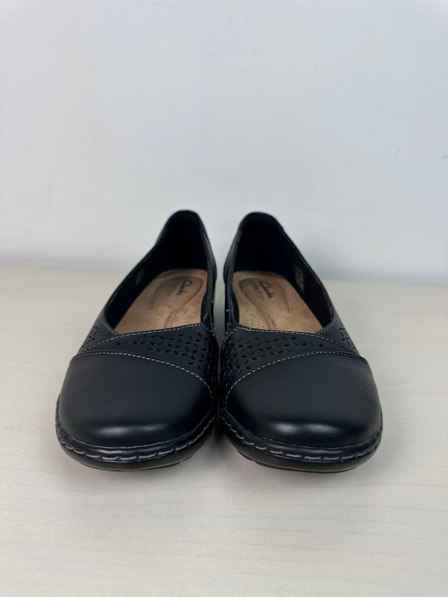 Shoes Flats By Clarks In Black, Size: 6.5