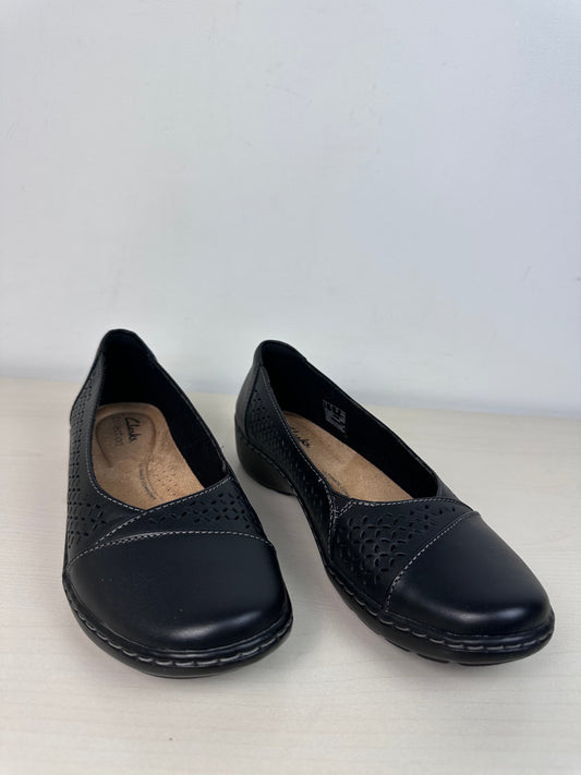 Shoes Flats By Clarks In Black, Size: 6.5