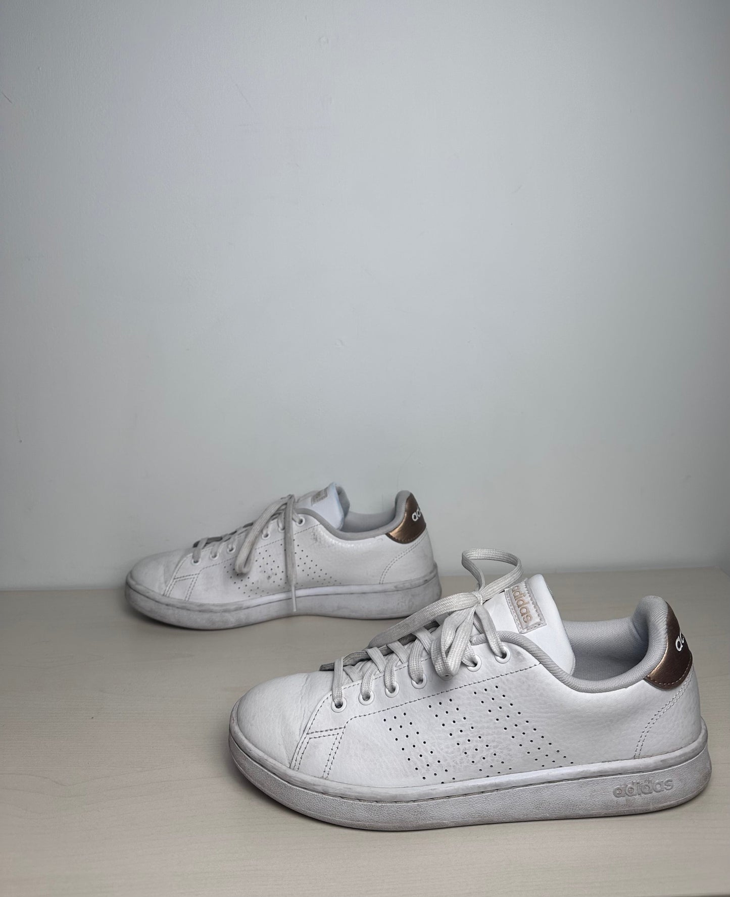 Shoes Sneakers By Adidas In Gold & White, Size: 9.5