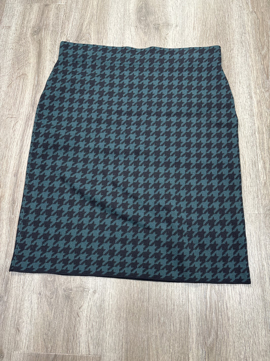 Skirt Mini & Short By Ann Taylor In Black & Green, Size: L