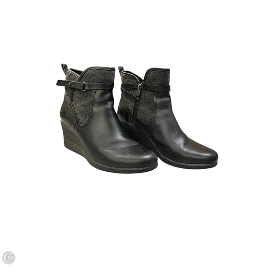 Boots Designer By Ugg In Black, Size: 9