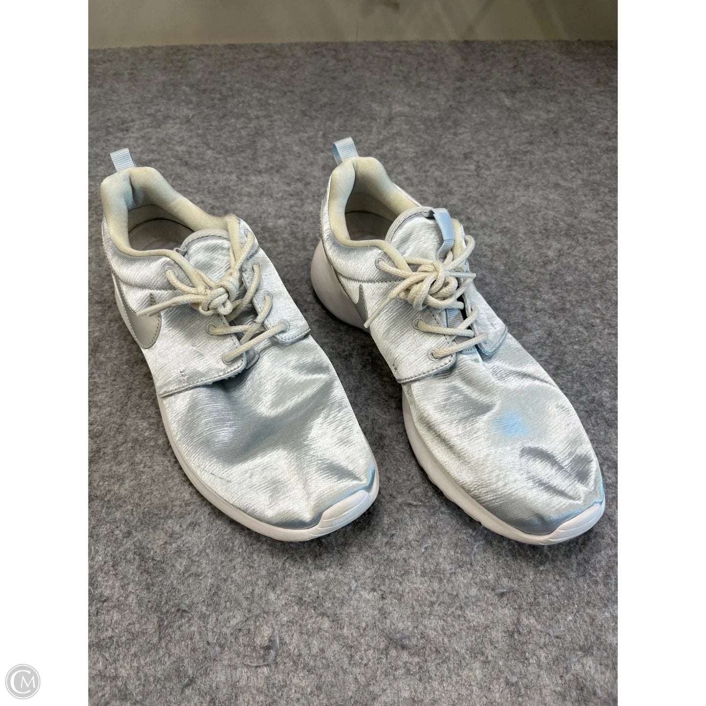 Shoes Athletic By Nike In Silver, Size: 9